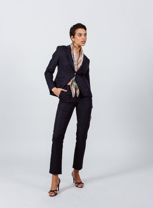 Tailoring Slim Pants in Navy Blue by Le Réussi®